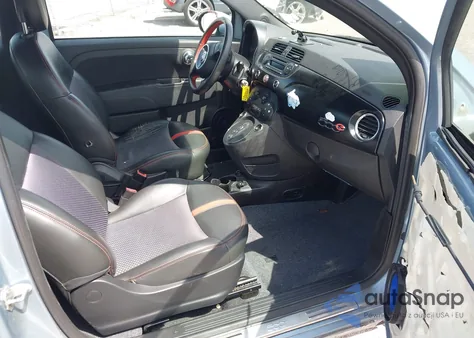 2015 Fiat 500E Battery Electric z USA, uszkodzony, nr VIN 3C3CFFGE2FT558514